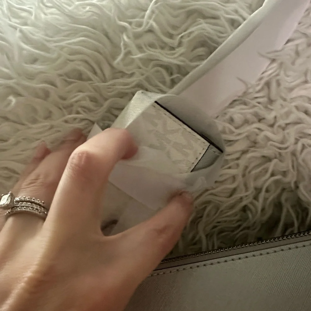 NWT Michael Kors Metallic Silver Vegan Leather Bag with Mini Wallet Attached - Picture 4 of 8